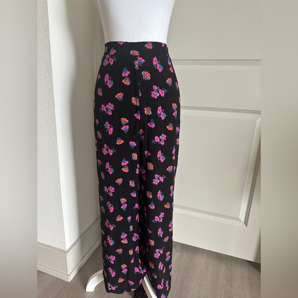 WAYF floral wide leg pants - NWOT - Picture 4 of 6